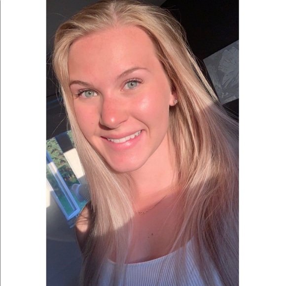 Meet your Posher, Isabelle - Picture 1 of 1